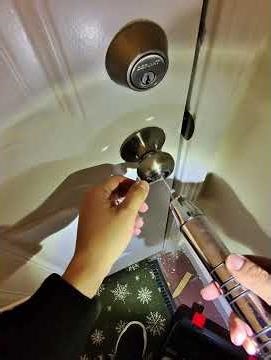 Emergency Lockout — Problem Solved in Seconds #locksmith #locksmithlife #chicagolocksmith