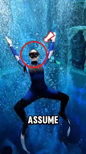 What Does Pool Water REALLY Look Like Under a Microscope? 🤯🔬