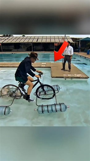 Eles colocaram baldes numa bicicleta… e funcionou