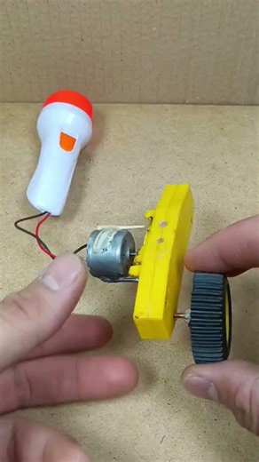 Just motion. No battery.#shorts#satisfying#physics#mechanism