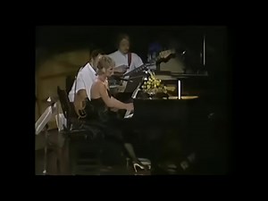 703K views · 20K reactions | PETULA CLARK REMEMBERS KAREN CARPENTER (ROYAL ALBERT HALL CONCERT) February 6, 1983 / HDR #PetulaClark #KarenCarpenter #Carpenters | Close To The Carpenters | Facebook