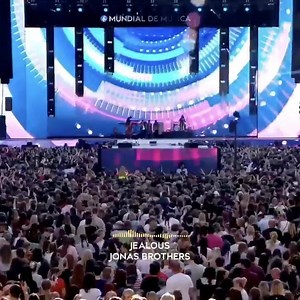 3.8K views · 105 reactions | Jealous | Jonas Brothers  Sencillo que alcanzó el número 7 en el “Billboard Hot 100” convirtiéndose en el sencillo más vendido de Nick Jonas ❤️ | Radar Mundial | Facebook