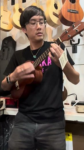 Kamaka HF-3 Tenor Ukulele #240768 [UKULELE PUAPUA] #ukulelesongs #ukulele #guitar