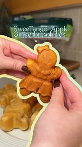 SweeTango® apples make these tiny pies bright, juicy, and full of flavor✨ | SweeTango Apples