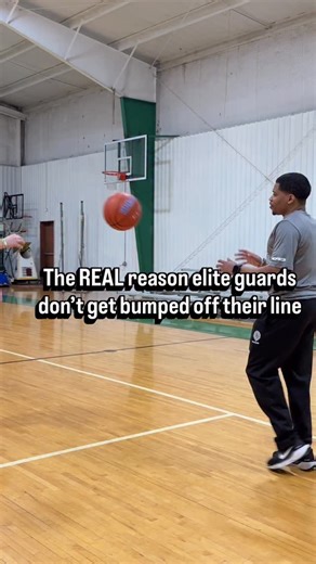 Daryl McCoy | Pro Basketball Trainer | Waco, TX on Instagram: "Elite guards don’t run in a straight line, they run in a protected line. A line where the defender can’t touch them, can’t bump them, can’t redirect their hips… because the guard already won the body positioning BEFORE the drive even started. Master this, and you become unbumpable. Just like the pros. Just like the elite. 👉Drop a “LOCK IN” if you want the part 2 breakdown. I’ll show you EXACTLY how to become unbumpable, the same way