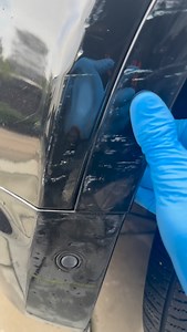 Very common damage to these defenders the wing taking the hit & denting in - many times these aluminium wings just need replacing 💥 | Mobile Car Crafts