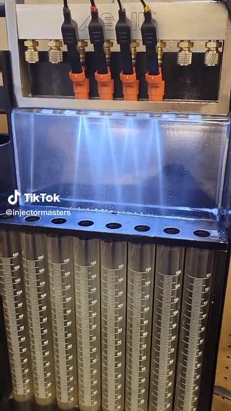 yamaha outboard injectors, watching spray patterns before flow measurements. #fixtheflow #injectormasters #yamaha #yamahaoutboards