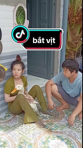 Bắt vịt hài hước cùng Cô Ba Họ La