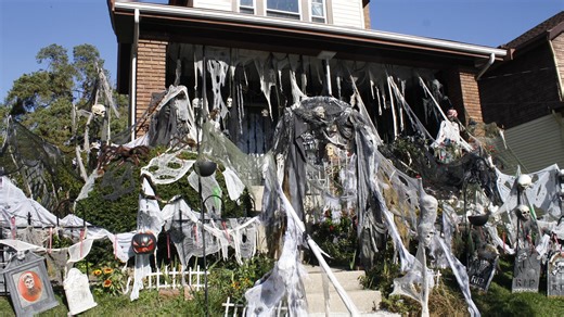 Looking for a spooky experience? Here's a guide to local Halloween yard haunts