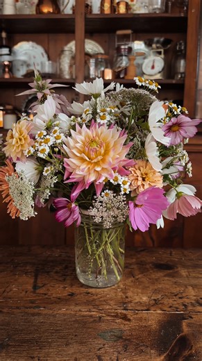 Cassandra Evans (Sunny) // Folk Living on Instagram: "Some tips for making your own flower frogs 👇 ✨Make sure you don’t roll them too thin or they will become too fragile ✨I used @crayola air dry clay which comes in other colors, including terracotta, which would be so pretty. It worked really well, but oven bake is a bit sturdier (and more expensive.) ✨larger holes are best. Too small and thick stems, like from dahlias, won’t fit. ✨ allow to dry completely and seal well with a clear @rustoleum