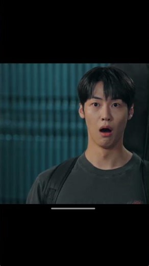 Kissing the Sky: The Art of the Lovely Runner Fly Kiss 💋