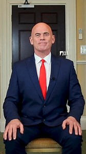 18K views · 291 reactions | How to introduce yourself in your job interview! Use these interview tips! #interviewtips #interviewprep #jobinterviewtips #interviewskills #richardmcmunn #careervidz #195 | Career Vidz | Facebook