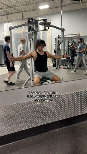 PEC DECK MACHINE ALWAYS TAKEN✝️