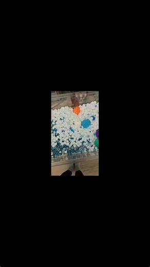 Proof that you don’t need to start from scratch. December’s Winter sensory bin became January’s Frozen theme with a few small changes — we kept the water and ice, removed the igloos and animals, and added Frozen characters and magnetic blocks. The littles were obsessed. What do you think? #sensory #sensorybin #sensoryplayideas #frozen #toddleractivities