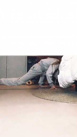 Day one of trying to get the splits! ❤️