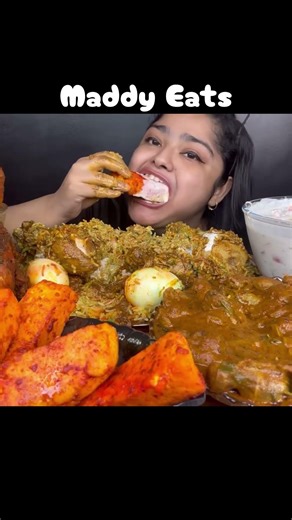 ASMR: EATING SPICY CHICKEN CURRY 🔥 CHICKEN BIRYANI || #shorts #mukbangn#asmreating #mukbangasmr#asmr
