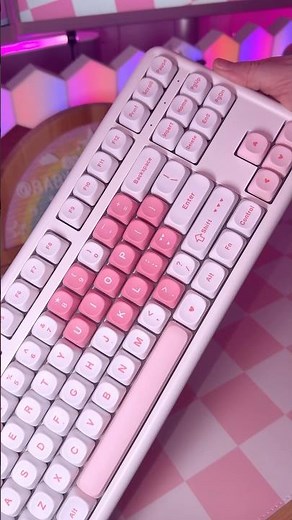 ✨ the cutest white & pink rgb heart keyboard by yunzii ♡