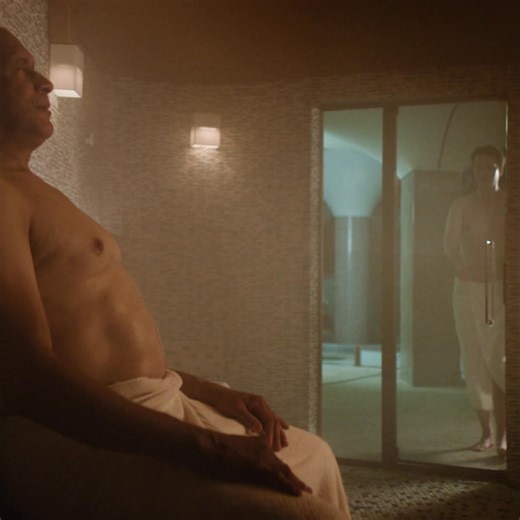 Old school power moves won’t give you end-to-end visibility for temperature-controlled healthcare shipping. FedEx will. | FedEx