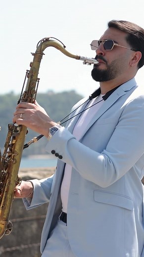 HELLO (Adele) on SAX 🎷 | Enzo Buonaurio Sax