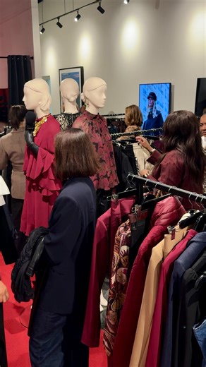 1.5K views | TIFF 2025 is off to a very stylish start. — Le TIFF 2025 débute en beauté. | Melanie Lyne | Facebook