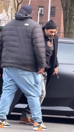 Chuck Robinson on Instagram: "📹 @aymanlennox Training the young bull"