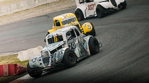 Correre a costi accessibili con le Legend Cars in stile hot rod