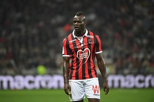 L'attaquant italien Mario Balotelli signe officiellement à l'OM