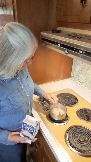 This Southern gal is going to show you step by step how to easily make one of the Souths most popular foods. Southern Cheese Grits😋 | South Alabama Cooking