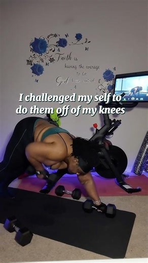 I Started on My Knees… Now I’m Holding Bear Planks with 20 lb Weights! 💪🏾