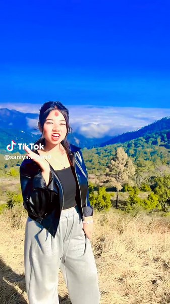 Bhojpuri Dance Performance by Tharuni Girl