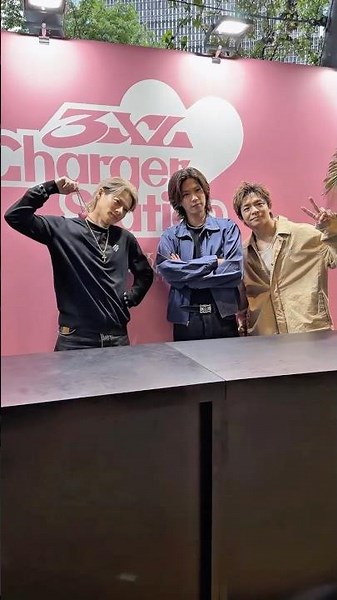 Number_i at “3XL i-Charger Station”💘 #WiiiK_3XL #Spotify_Number_i #i_ChargerStation