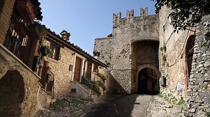 CAPRE MALTESI, PESCHE E PERE ANTICHE... oggi pomeriggio faremo un viaggio nella Sabina medioevale insieme a Riccardo Barbieri! | Geo