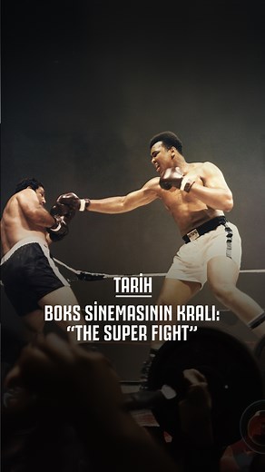 Rocky vs. Muhammad Ali🏆 Tarihin en efsanevi boksörleri ringde karşı karşıya! 1970 yılında çekilen The Super Fight filmi, gerçek bir maç yapmamış olan Muhammad Ali ve Rocky Marciano'yu sanal bir dövüşte bir araya getirdi. 🤯 📽️ Yönetmen: Murray Woroner 📅 Yapım Yılı: 1970 Bu film, bilgisayar simülasyonları ve analizlerle oluşturulan, iki boks devi arasında geçen nefes kesici bir mücadeleyi gözler önüne seriyor. Ali ve Marciano, gerçek bir maçta olduğu gibi dövüşerek, ardından montajla bir araya