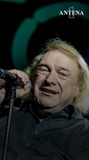 A lendária banda Foreigner se despediu dos fãs brasileiros com um super show em São Paulo, na noite do último sábado. A apresentação, parte da turnê mundial de despedida, foi marcada por emoção, energia e celebração — e contou com a participação especial do vocalista original Lou Gramm. Um momento inesquecível para os fãs de rock clássico, ao som de "I Wanna Know What Love Is". 🎸✨ #Foreigner #Rock #Clássico #LouGramm #IWannaKnowWhatLoveIs | Antena 1