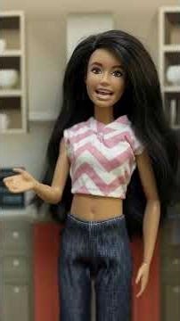 Have Fake Eyelashes Become The New Tramp Stamp?