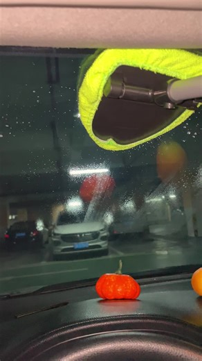 Essential Car Hacks for a Spotless Windshield