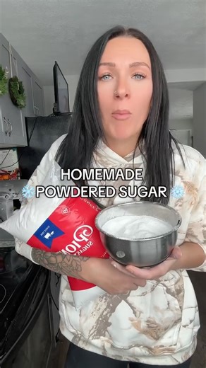 Erica | Anderson Acres on Instagram: "HOMEMADE POWDERED SUGAR Ingredients 1c granulated sugar 1 Tbsp cornstarch Makes about 2c powdered sugar Instructions Place ingredients in a blender and blend on high until sugar becomes powder. About 2-4 minutes. @ninjakitchen @kitchenaidusa #homemadefood #bakingszn #Recipe"
