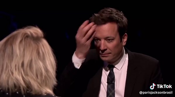 Entrevista com Paris Jackson no The Tonight Show