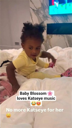 Baby Blossom 🌸 loves Katseye music😂😍