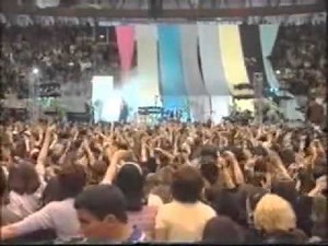 Cheb Yazid en concert le 8 mars 2003 à la salle Harcha (Alger)