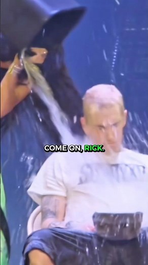 🔥 Eminem & Rihanna Take the Ice Bucket Challenge! 🧊