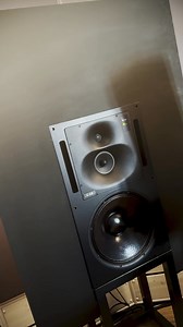 14K views · 240 reactions | ️ STUDIO TOUR PT. 2 ️ . In the second part of my studio walkthrough we’re having a look at my monitor setup. If you have any comments or questions, drop them in the comments below! ️ | Hannes Bieger | Facebook