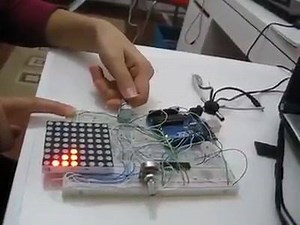 Inscreva-se no canal https://www.youtube.com/watch?v=7NuoRU3fTW8 2-Player Pong Game Using Arduino Uno and 8x8 Led Matrix Jogo Pong clássica aplicadas em um Arduino Uno e 8x8 mono- cor levou matriz . Depois de cada jogo , a pontuação é mostrada na tela por 2 segundos e , em seguida, um novo jogo começa . Há efeitos de áudio simples como bola quicando e um jogo sobre melodia. Aqui está o código-fonte do projeto : https://github.com/monur/LedMatrixPong | Instituto T Bits