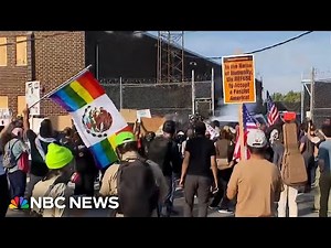 Protesters hit with tear gas outside Illinois ICE facility