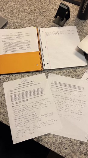 Grab our 40% OFF deal today and join over 50 million people actively using QuillBot Premium to write better, faster, and clearer! 🥳