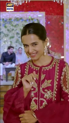 Woh Pagal Si | 𝐖𝐞𝐝𝐝𝐢𝐧𝐠 𝐌𝐨𝐦𝐞𝐧𝐭 | Hira Khan #Shorts #ARYDigital