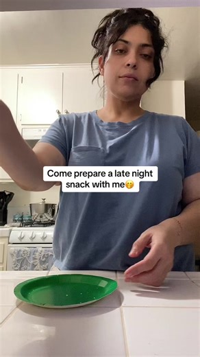 Lays with ketchup 😮‍💨 is this a hispanic thing only? #latenightsnack #asmr #snack#hungry#muchies #lays #ketchup