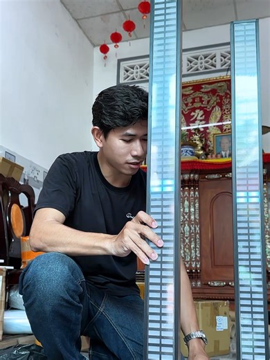 Hướng dẫn gắn đế cho bộ cột đèn LED nháy theo nhạc