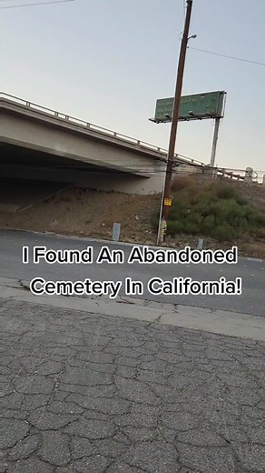 Exploring the Creepy Abandoned Cemetery in Southern California!
