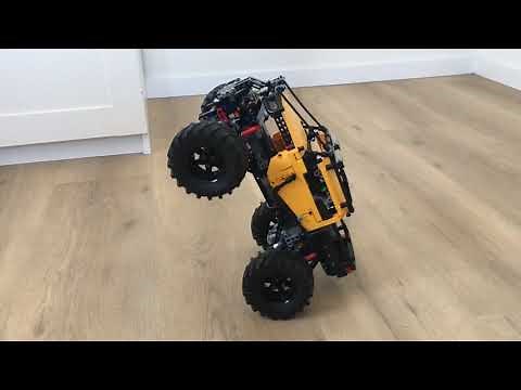 Self-balancing LEGO Technic 42099 4x4 X-treme Off Roader using Pybricks